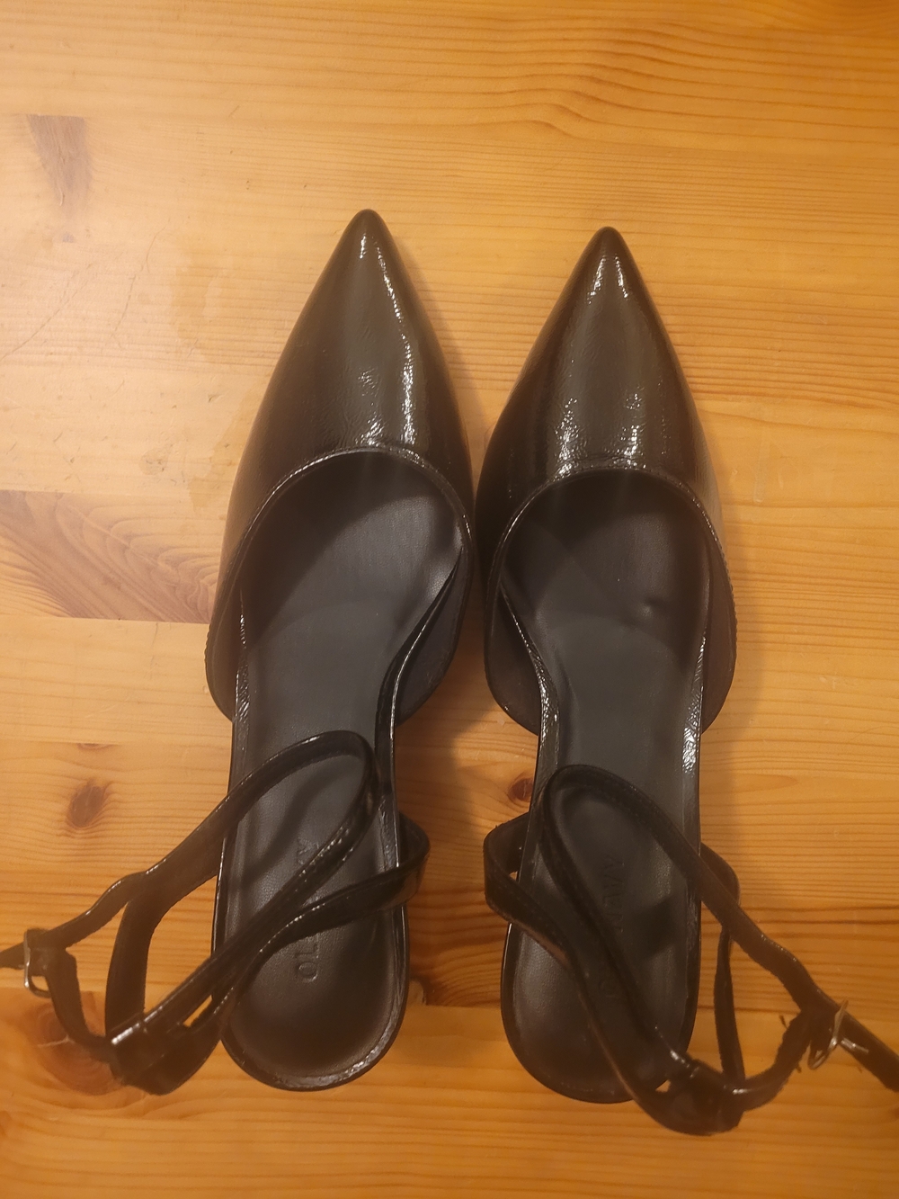 Old Navy Patent Leather Slingback Kitten Heels - NWT